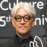 坂本龍一は若い頃学生運動のリーダーだった！多感な中高時代に影響を受けたアーティストは誰？